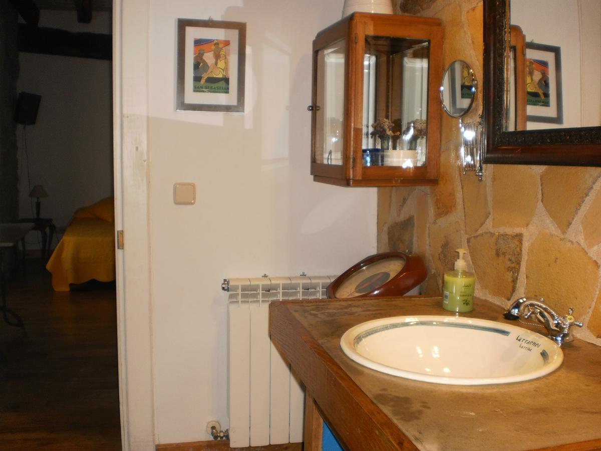Larraenea Bed And Breakfast Lesaka Luaran gambar